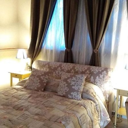 Bed and Breakfast Le Rondini Di San Donato Lukka Zewnętrze zdjęcie