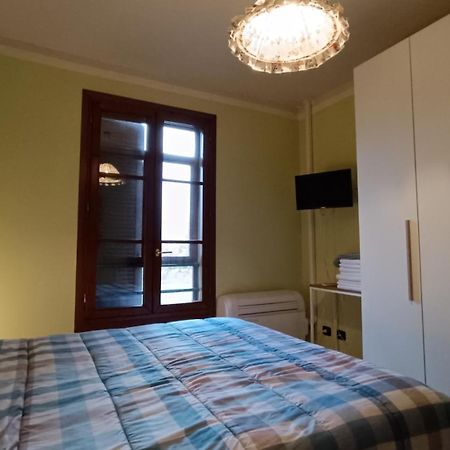 Bed and Breakfast Le Rondini Di San Donato Lukka Zewnętrze zdjęcie