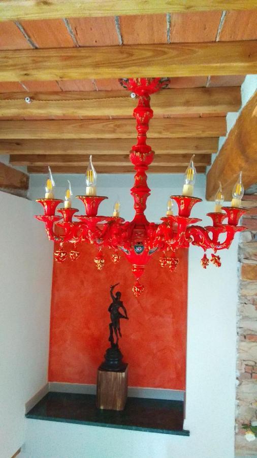 Bed and Breakfast Le Rondini Di San Donato Lukka Zewnętrze zdjęcie
