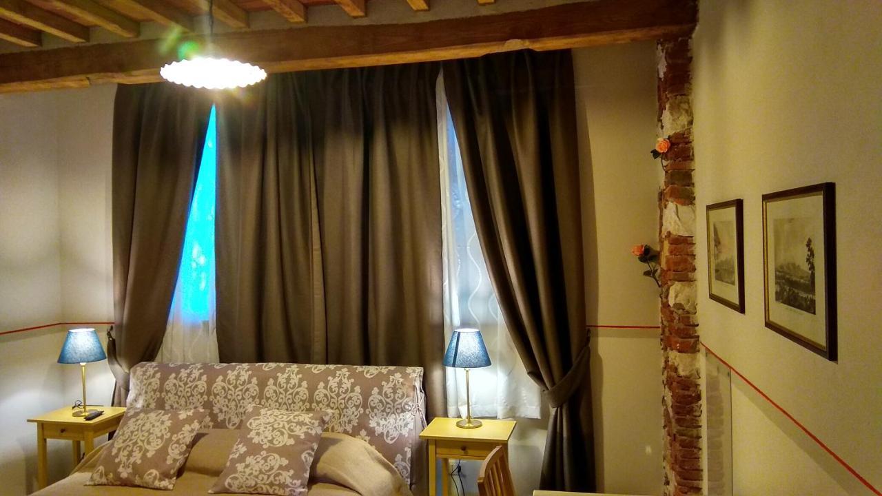 Bed and Breakfast Le Rondini Di San Donato Lukka Zewnętrze zdjęcie
