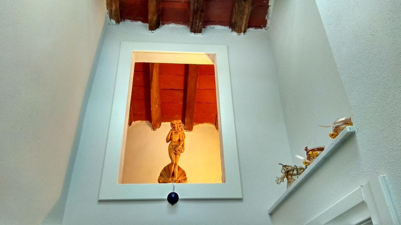 Bed and Breakfast Le Rondini Di San Donato Lukka Zewnętrze zdjęcie