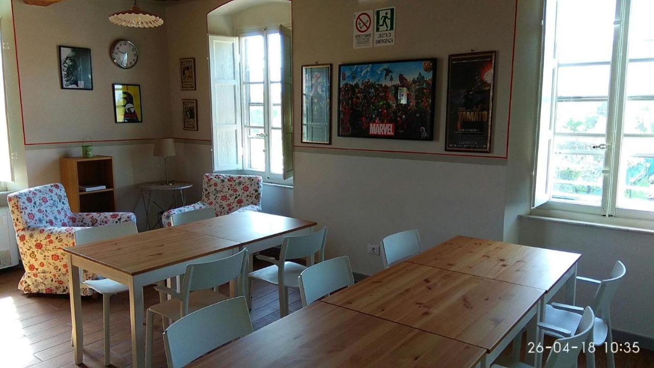 Bed and Breakfast Le Rondini Di San Donato Lukka Zewnętrze zdjęcie