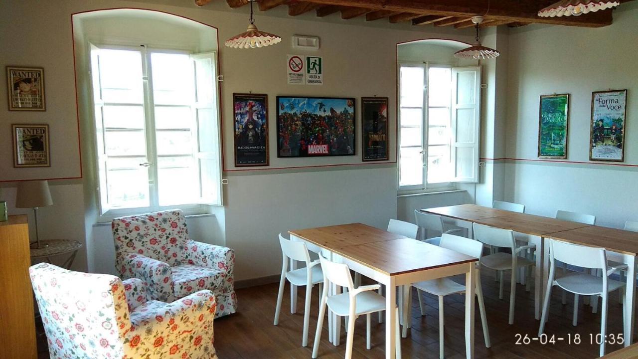 Bed and Breakfast Le Rondini Di San Donato Lukka Zewnętrze zdjęcie