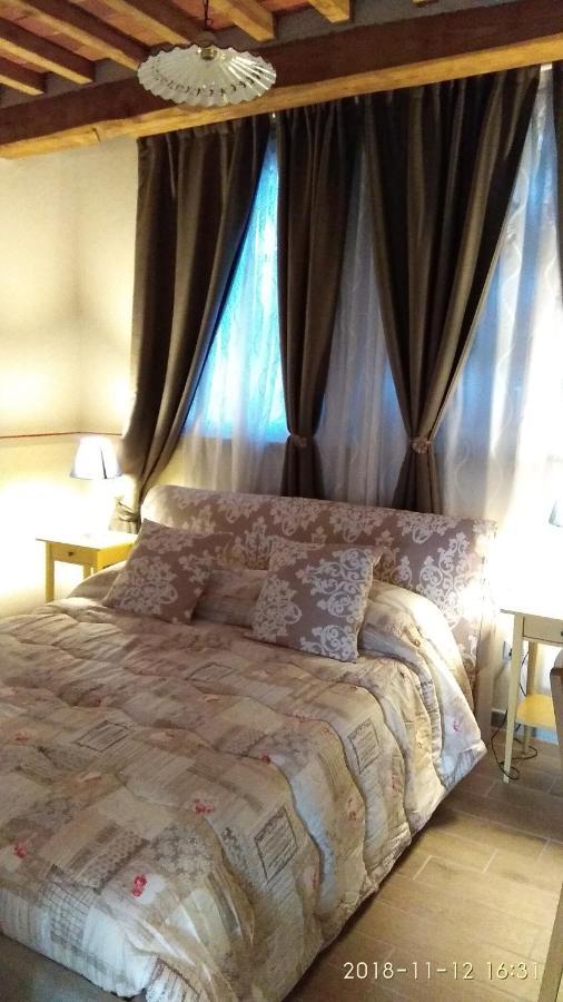 Bed and Breakfast Le Rondini Di San Donato Lukka Zewnętrze zdjęcie