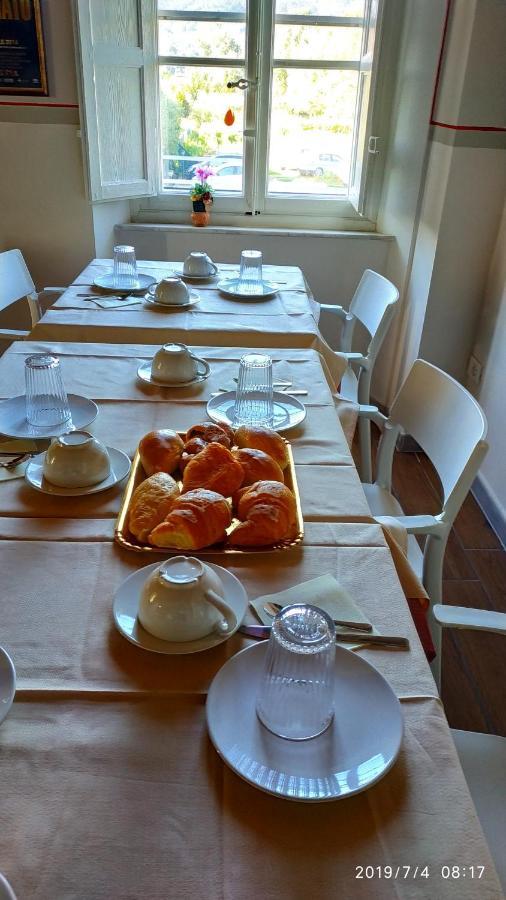 Bed and Breakfast Le Rondini Di San Donato Lukka Zewnętrze zdjęcie