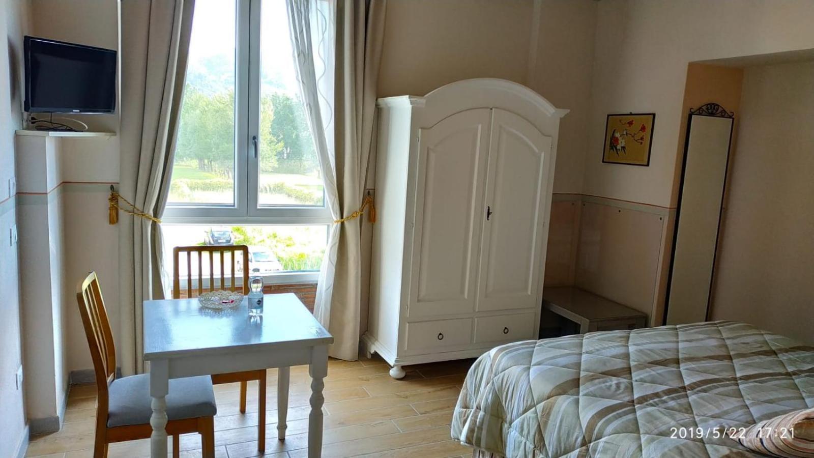 Bed and Breakfast Le Rondini Di San Donato Lukka Pokój zdjęcie