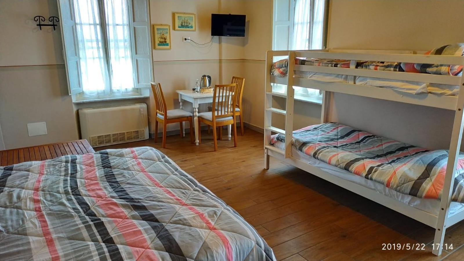 Bed and Breakfast Le Rondini Di San Donato Lukka Pokój zdjęcie