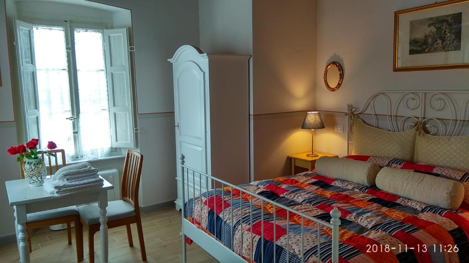 Bed and Breakfast Le Rondini Di San Donato Lukka Pokój zdjęcie
