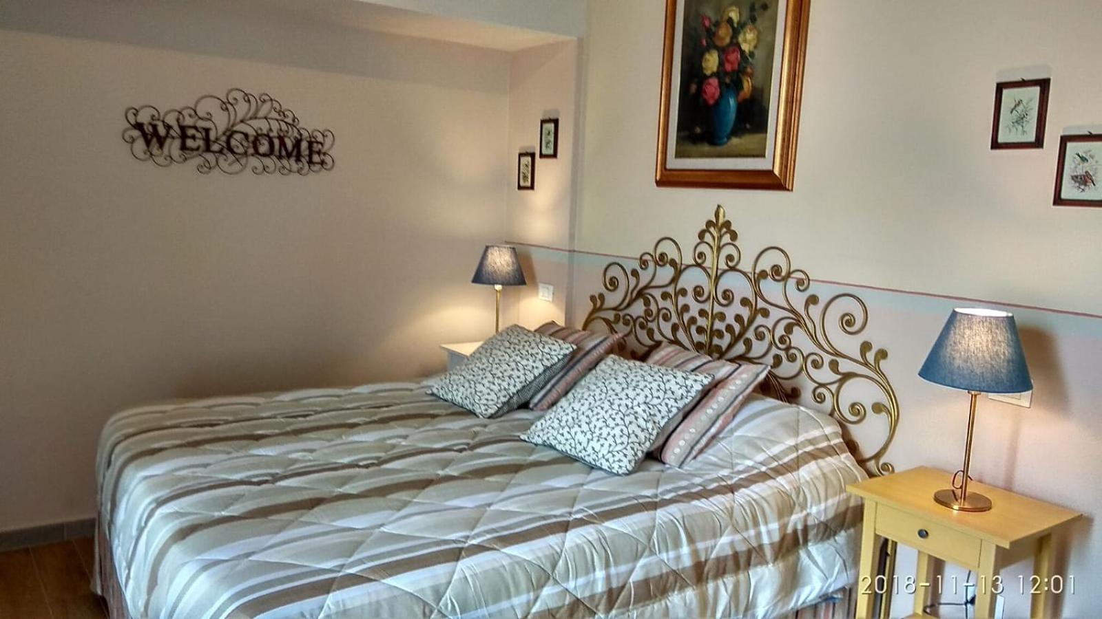 Bed and Breakfast Le Rondini Di San Donato Lukka Pokój zdjęcie